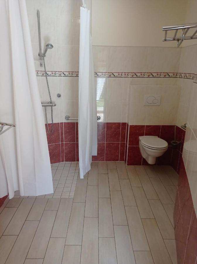 Chambres D'Hotes La Roche Saint-Hilaire-des-Landes Экстерьер фото